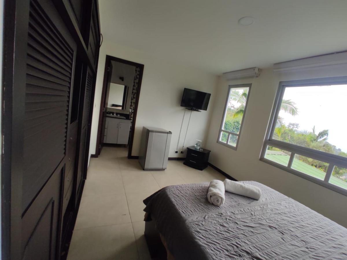 Habitacion Privada En Finca Turistica Hualcala Ла Меса Екстериор снимка