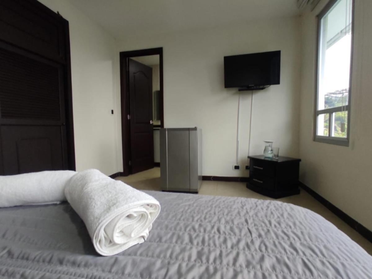 Habitacion Privada En Finca Turistica Hualcala Ла Меса Екстериор снимка